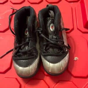 Nike Kids Black and Silver Sneakers